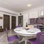 House Lisica *