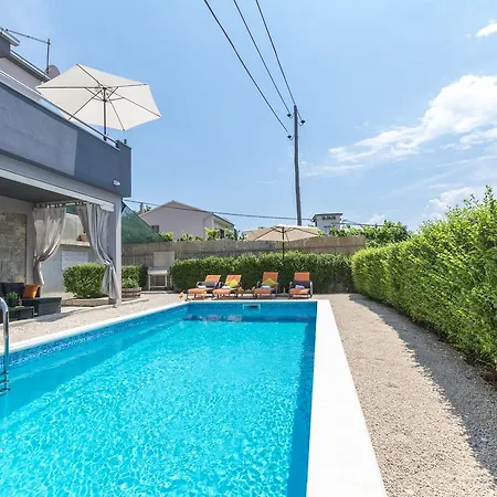 House Lisica